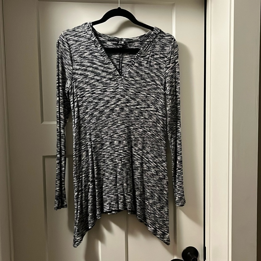 Cable and Gauge long sleeve hooded top